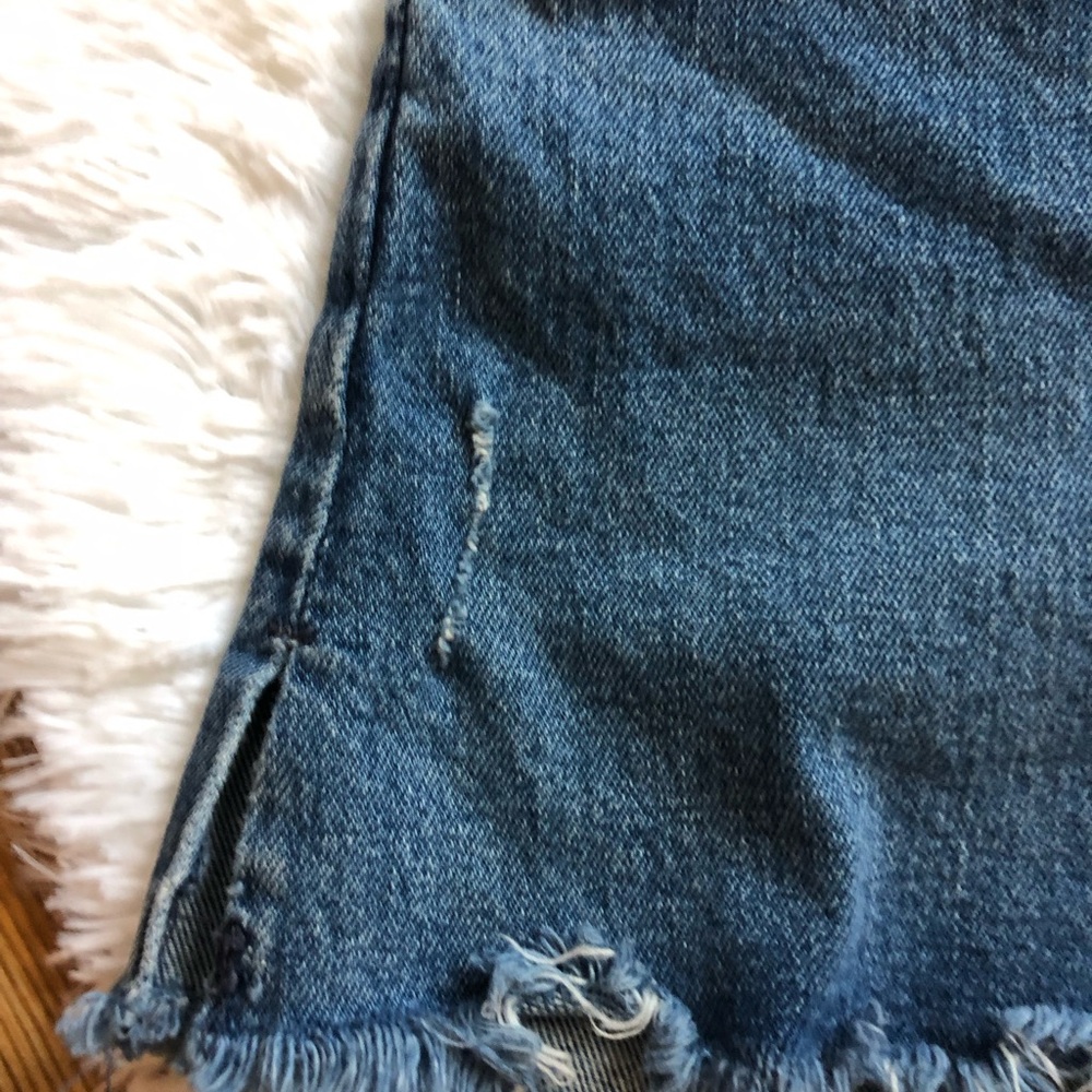 Abercrombie & Fitch Dark Blue Denim Frayed/Distressed Shorts - Picture 5 of 9